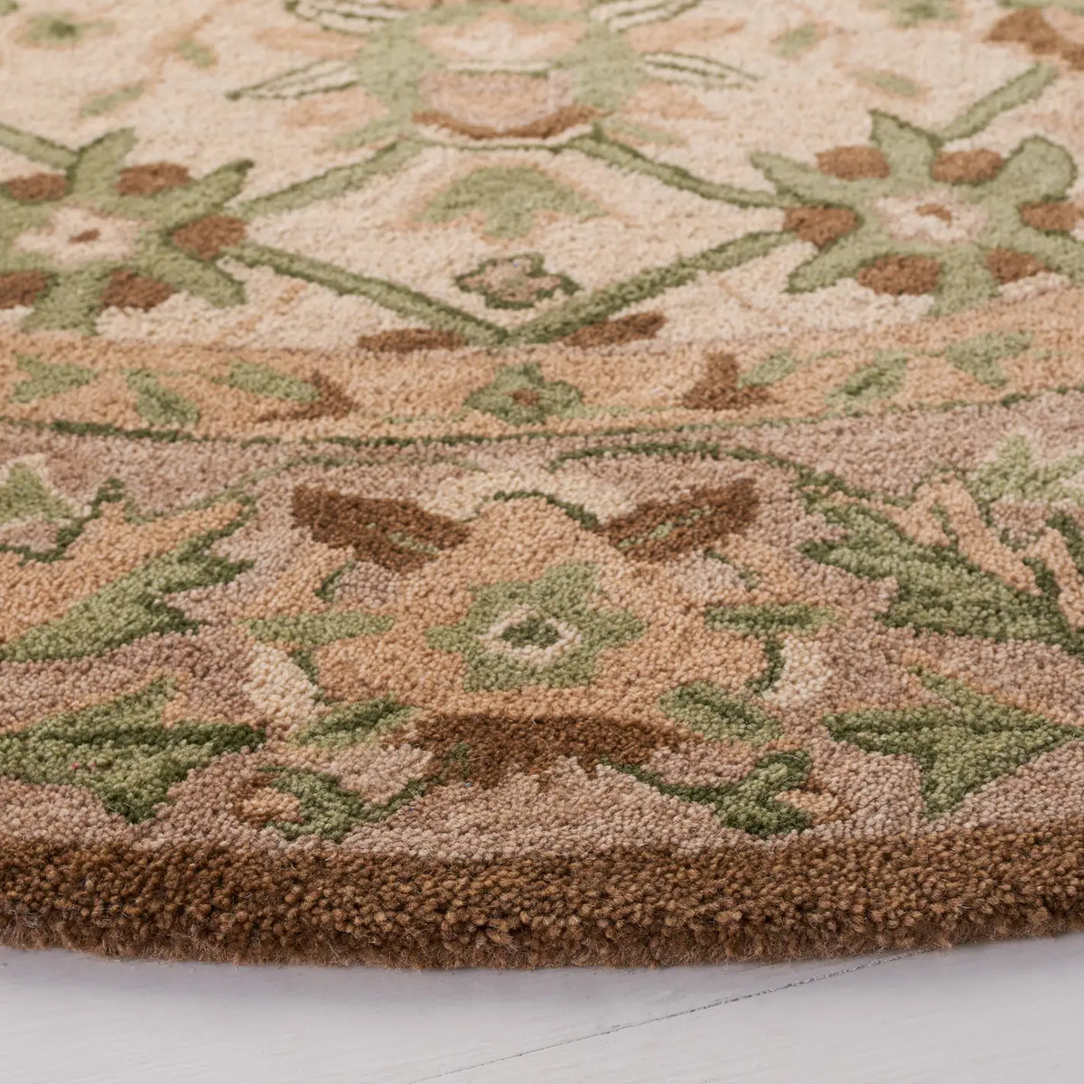 Safavieh Antiquity 6'-0" x 6'-0" Rug in Ivory / Beige