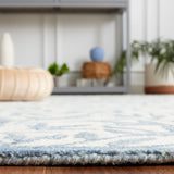 Safavieh Jardin 4'-0" x 6'-0" Rug in Ivory / Blue