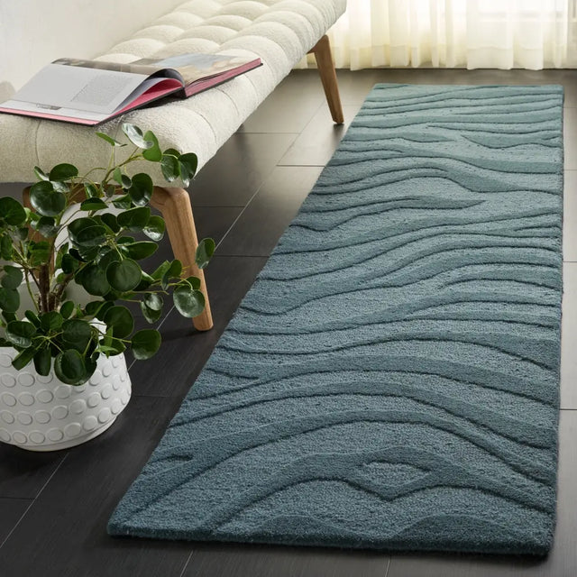Safavieh Ebony 2'-3" x 8'-0" Rug in Blue