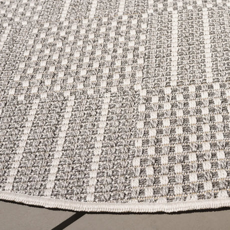 Safavieh Sisal All-Weather 6'-7" x 6'-7" Rug in Grey / Ivory