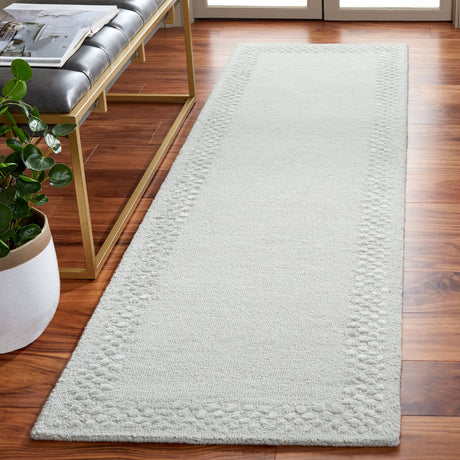 Safavieh Glamour 2'-3" x 8'-0" Rug in Light Grey