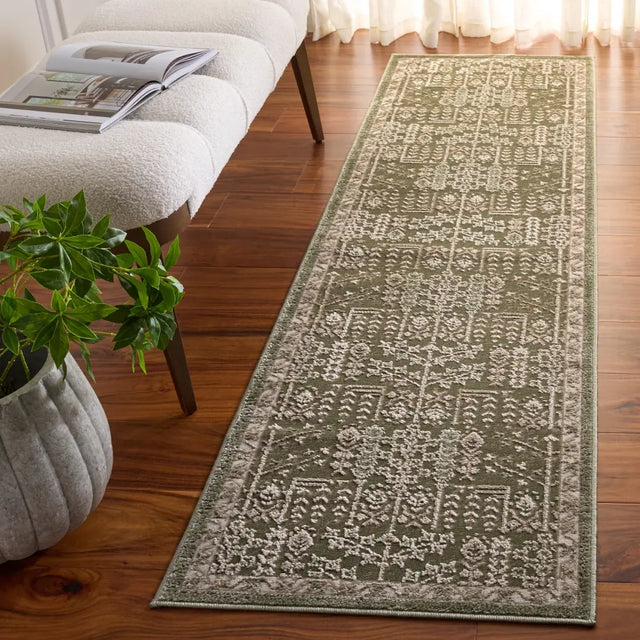 Safavieh Cameron 2'-2" x 8'-0" Rug in Green / Ivory