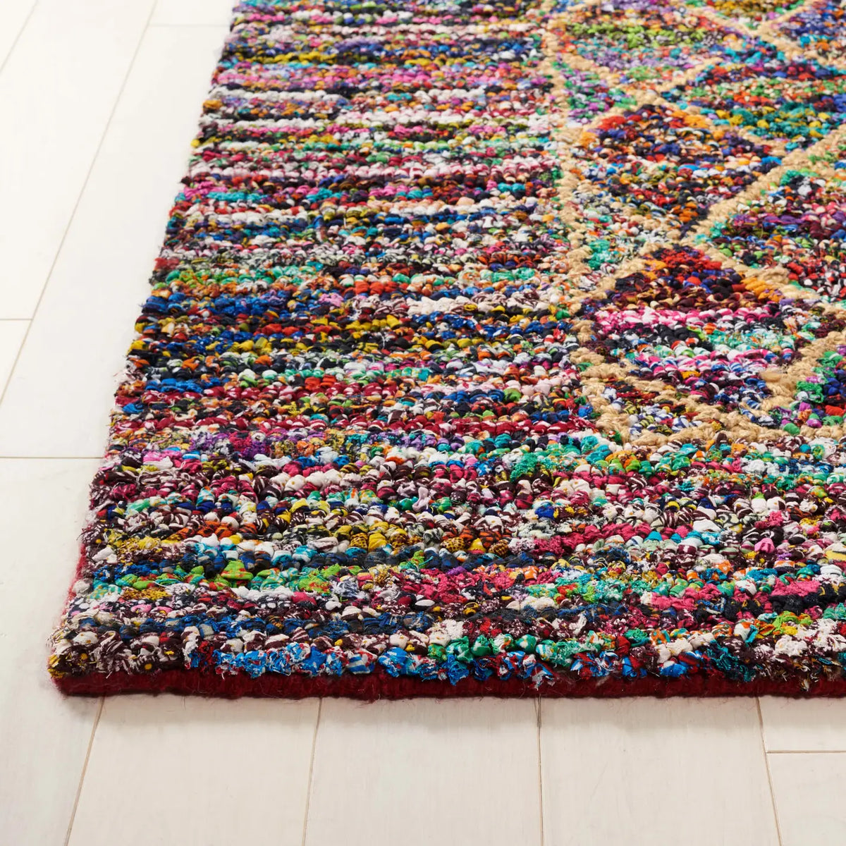 Safavieh Nantucket 4'-0" x 6'-0" Rug in Multi