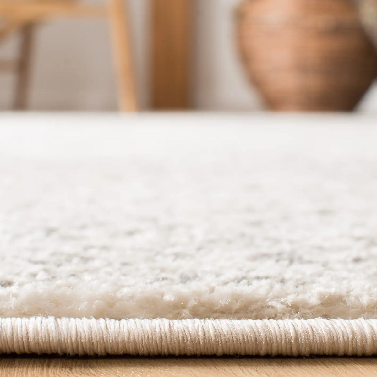 Safavieh Tulum 4'-0" x 6'-0" Rug in Ivory / Grey