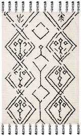 Safavieh Casablanca 4'-0" x 6'-0" Rug in Ivory / Black