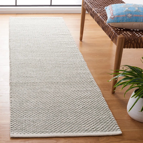 Safavieh Vermont 2'-3" x 8'-0" Rug in Green