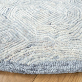 Safavieh Ikat 6'-0" x 6'-0" Rug in Silver