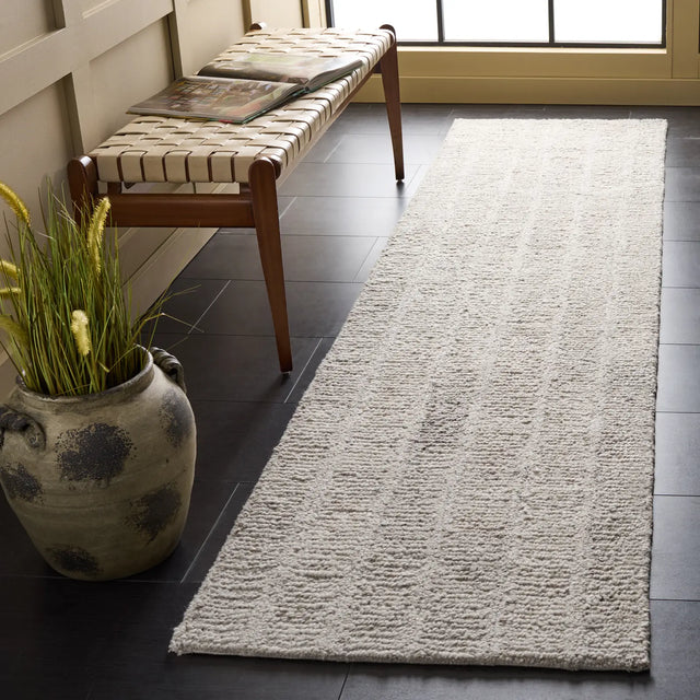 Safavieh Harvest 2'-3" x 9'-0" Rug in Beige