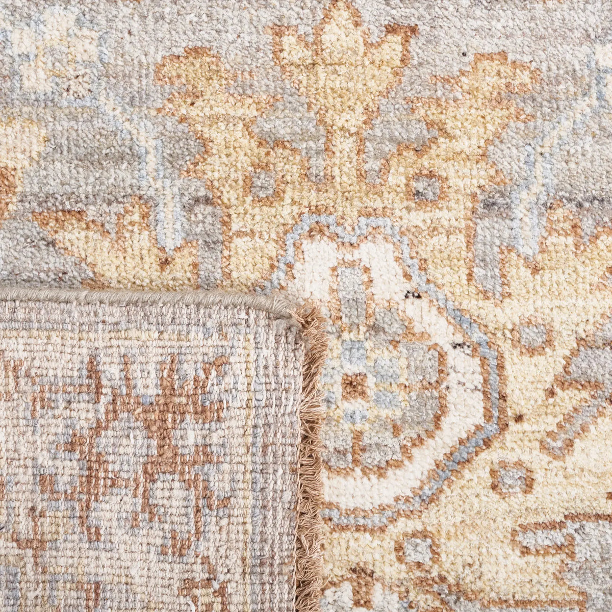 Safavieh Oushak 6'-0" x 9'-0" Rug in Grey / Ivory