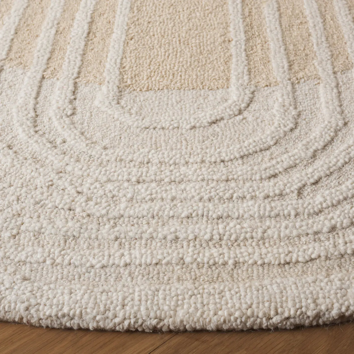 Safavieh Rodeo Drive 6'-0" x 6'-0" Rug in Ivory / Beige