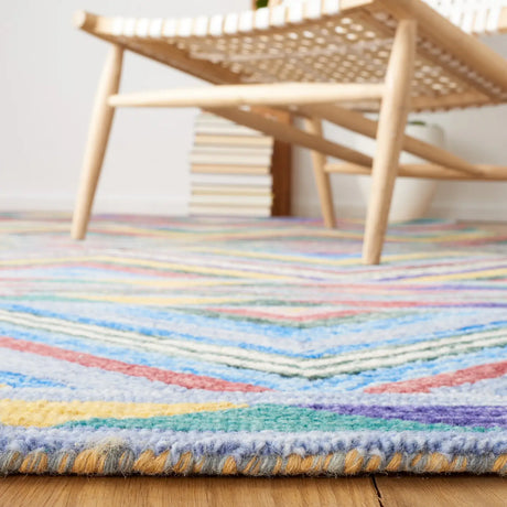 Safavieh Metro 4'-0" x 6'-0" Rug in Red / Blue