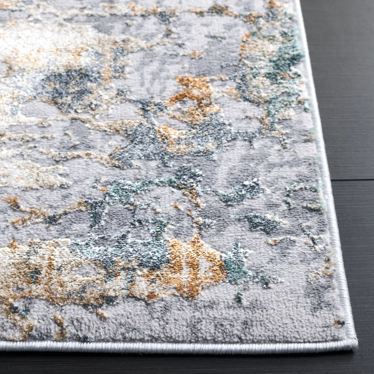 Safavieh Alenia 100 4'-0" x 6'-0" Rug in Grey / Beige