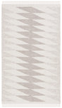 Safavieh Kilim 4'-0" x 6'-0" Rug in Grey / Ivory