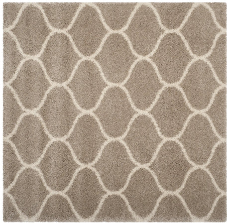 Safavieh Hudson Shag 7'-0" x 7'-0" Rug in Beige / Ivory
