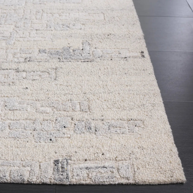 Safavieh Harvest 4'-0" x 6'-0" Rug in Beige / Grey