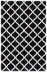 Safavieh Studio Leather 4'-0" x 6'-0" Rug in Black / Beige