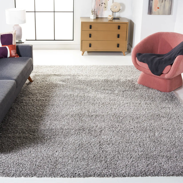 Safavieh Santa Monica Shag 9'-6" x 13'-0" Rug in Silver