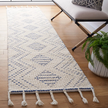 Safavieh Natura 2'-3" x 9'-0" Rug in Ivory / Blue