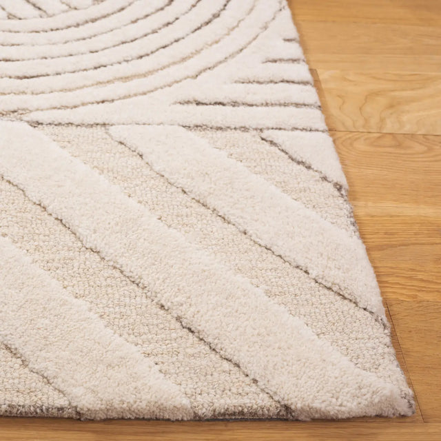 Safavieh Ebony 4'-0" x 6'-0" Rug in Ivory / Brown