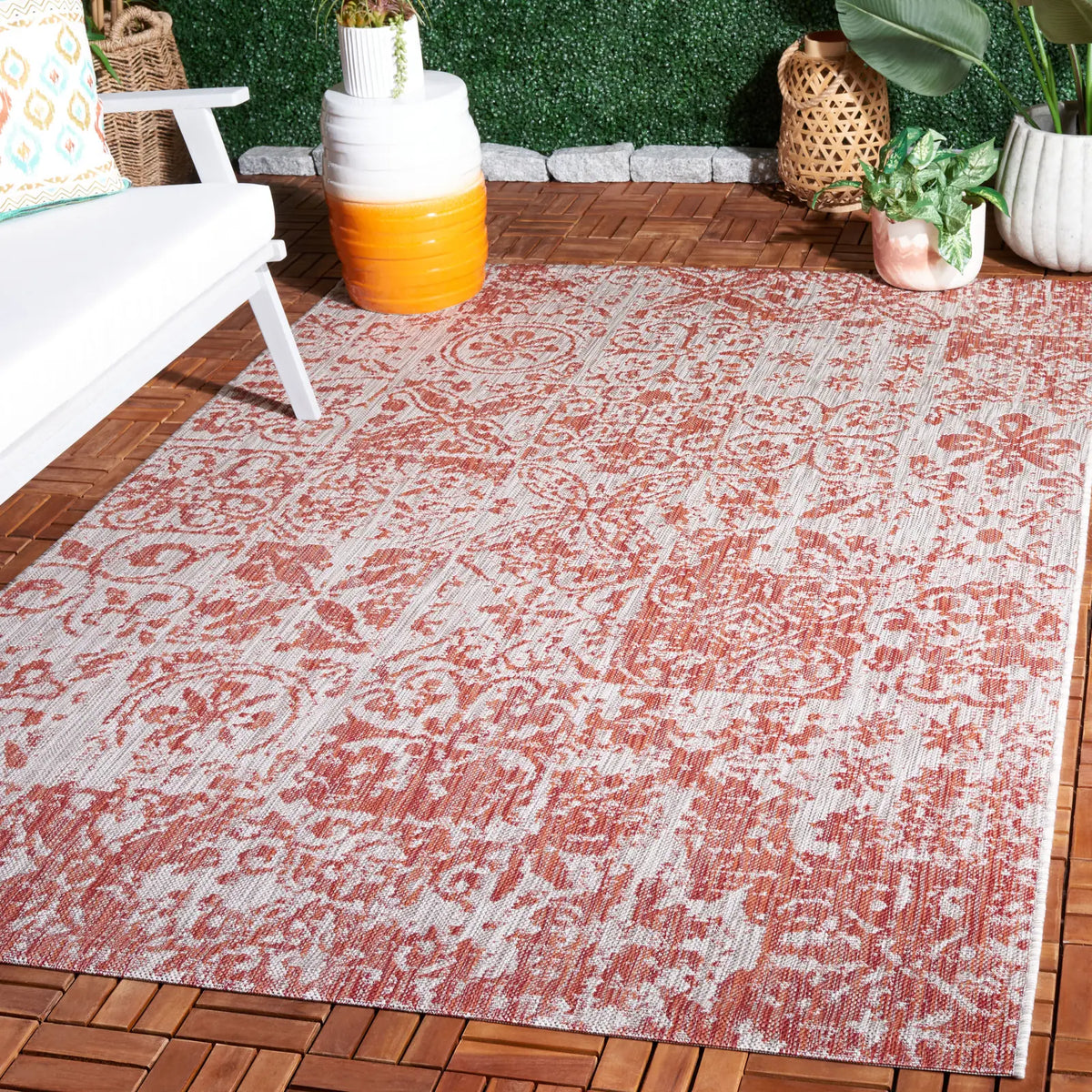 Safavieh Courtyard 5'-3" x 7'-7" Rug in Red / Beige
