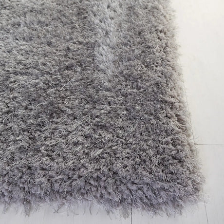 Safavieh Luxe Shag 4'-0" x 6'-0" Rug in Grey