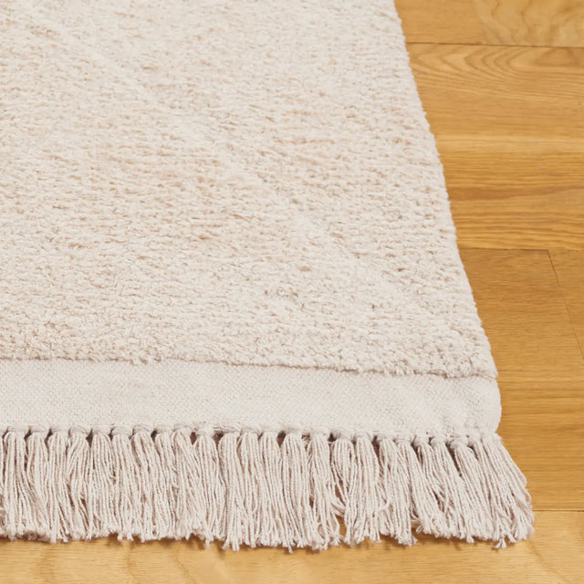 Safavieh Easy Care 4'-0" x 6'-0" Rug in Ivory