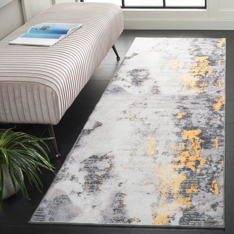 Safavieh Santa Monica 2'-6" x 8'-0" Rug in Grey / Gold