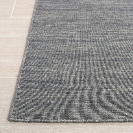 Safavieh Kilim 4'-0" x 6'-0" Rug in Grey / Silver