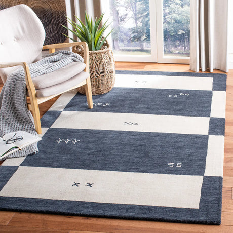 Safavieh Himalaya 4'-0" x 6'-0" Rug in Cream