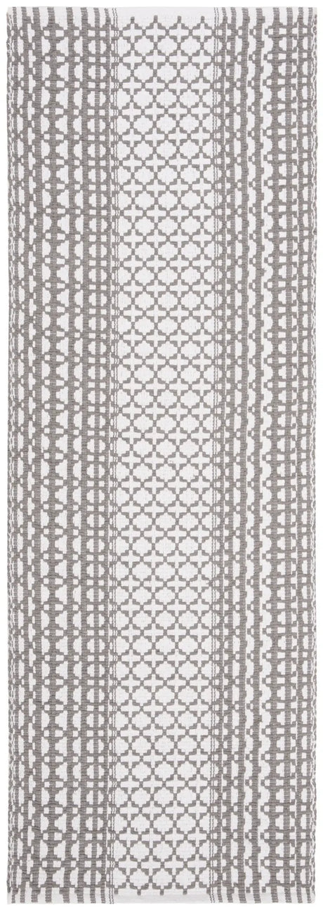 Safavieh Montauk 2'-3" x 7'-0" Rug in Grey / Ivory