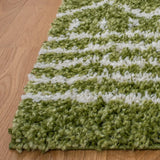 Safavieh Arizona Shag 4'-0" x 6'-0" Rug in Green / Ivory
