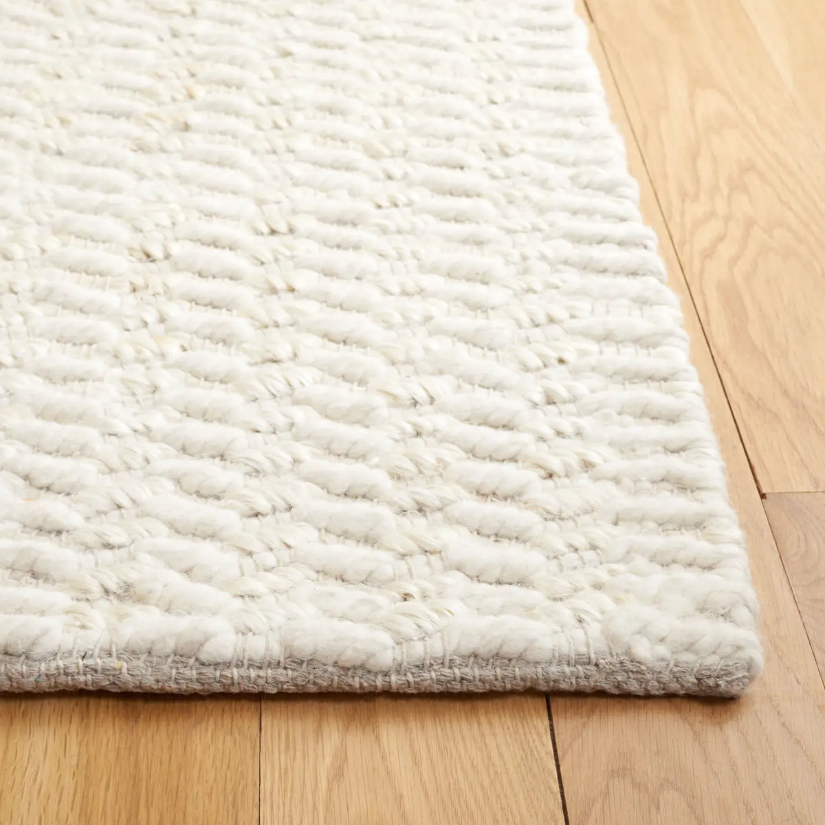 Safavieh Natural Fiber 4'-0" x 6'-0" Rug in Bleach / Ivory