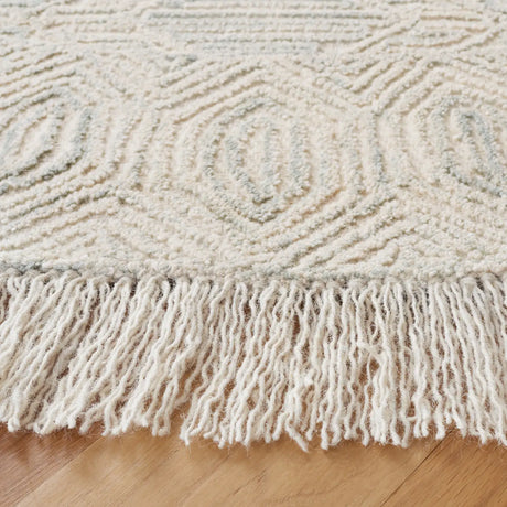 Safavieh Ikat 6'-0" x 6'-0" Rug in Ivory / Grey