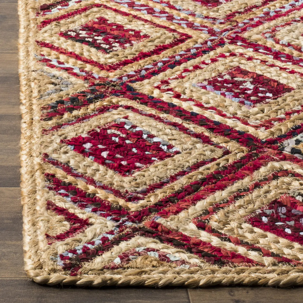 Safavieh Cape Cod 4'-0" x 6'-0" Rug in Natural / Red