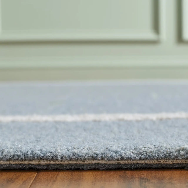 Safavieh Martha Stewart 4'-0" x 6'-0" Rug in Light Blue / Ivory