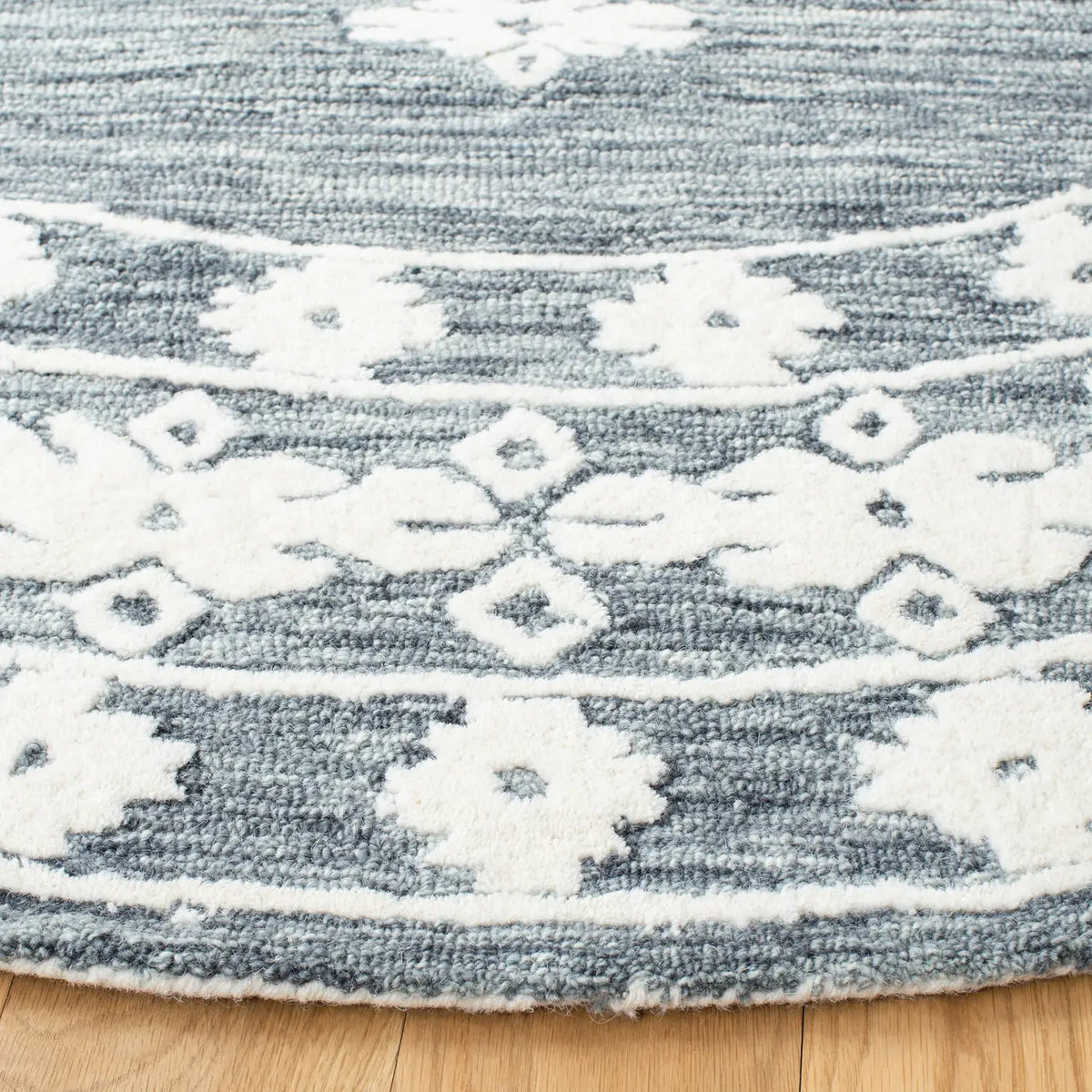 Safavieh Aspen 7'-0" x 7'-0" Rug in Dark Grey / Ivory