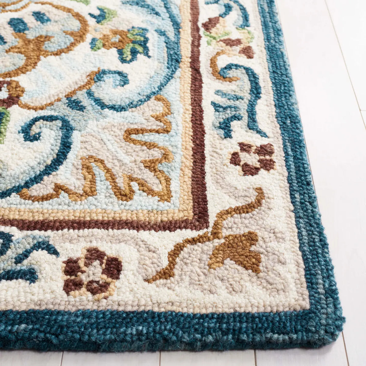 Safavieh Aubusson 4'-0" x 6'-0" Rug in Ivory / Blue