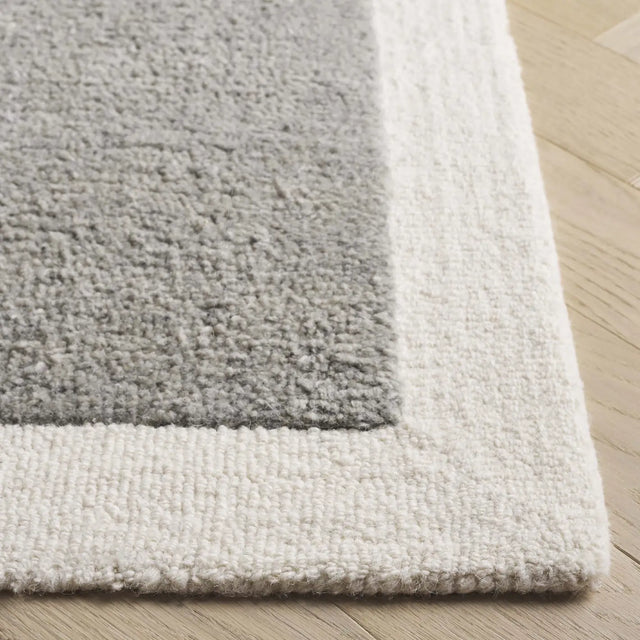 Safavieh Metro 4'-0" x 6'-0" Rug in Grey / Ivory