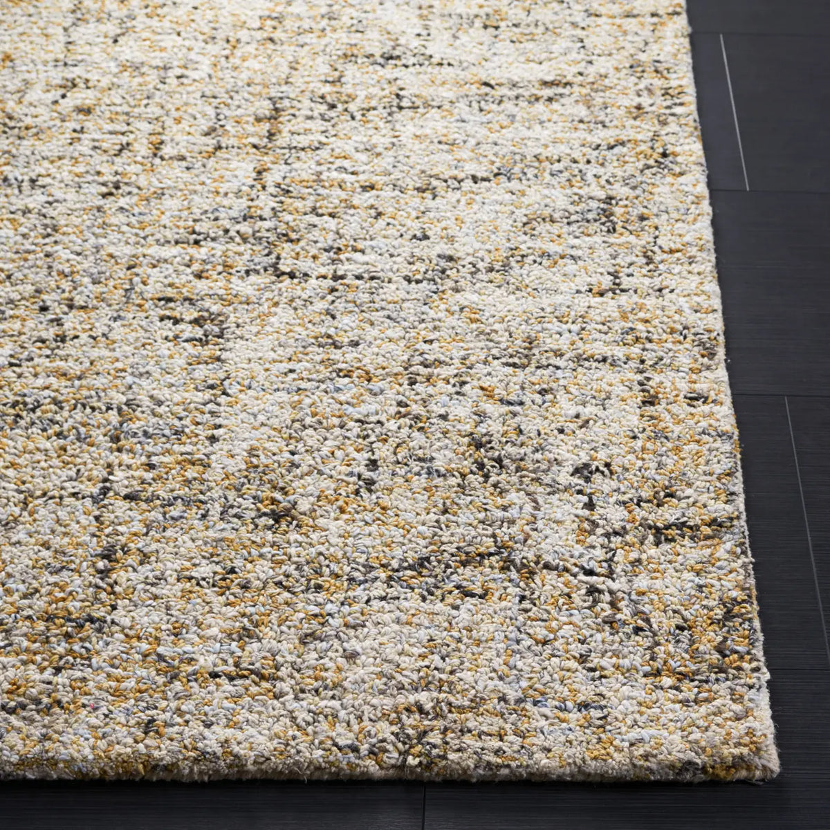 Safavieh Abstract 4'-0" x 6'-0" Rug in Beige / Gold