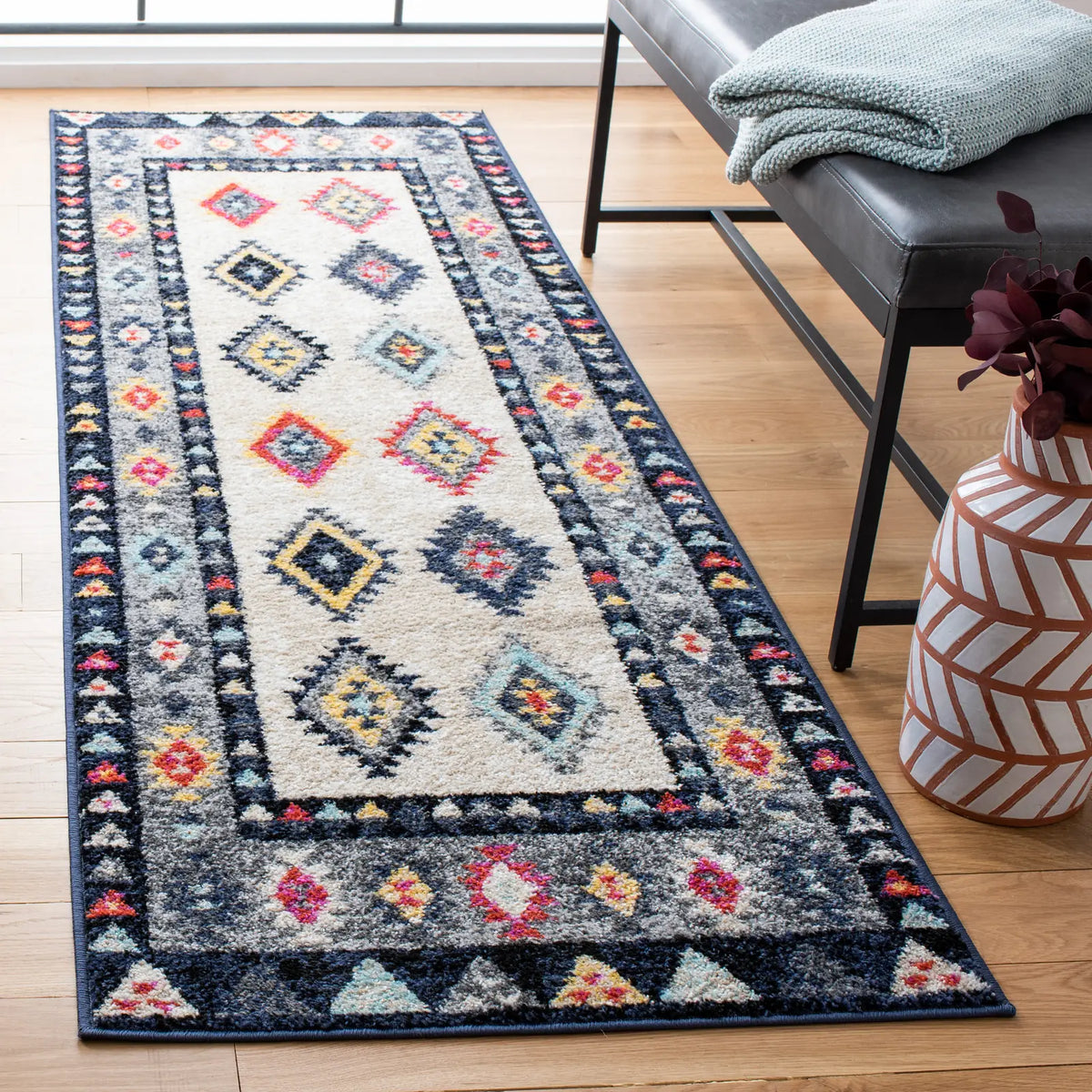 Safavieh Adirondack 2'-6" x 8'-0" Rug in Ivory / Grey