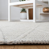 Safavieh Marbella 4'-0" x 6'-0" Rug in Ivory