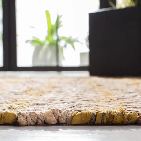 Safavieh Cape Cod 4'-0" x 6'-0" Rug in Gold / Natural