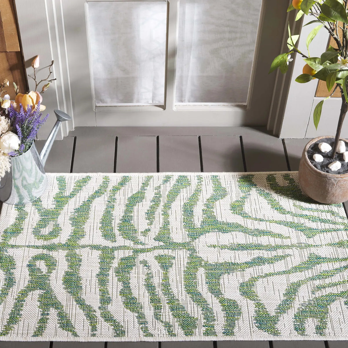 Safavieh Courtyard 2'-0" x 3'-7" Rug in Ivory / Green