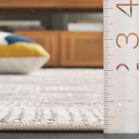 Safavieh Orchard 4'-0" x 6'-0" Rug in Grey / Ivory