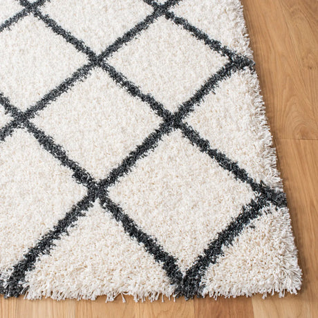 Safavieh Hudson Shag 4'-0" x 6'-0" Rug in Ivory / Dark Grey