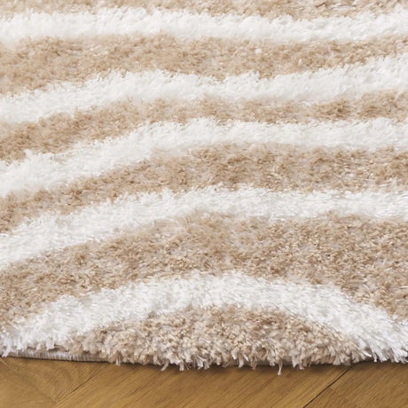 Safavieh Tahoe Shag 6'-7" x 6'-7" Rug in Gold / Ivory