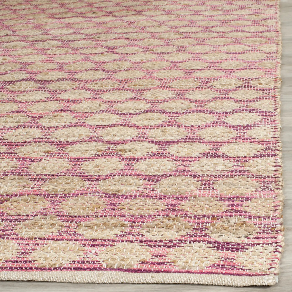 Safavieh Cape Cod 5'-0" x 8'-0" Rug in Maroon / Natural