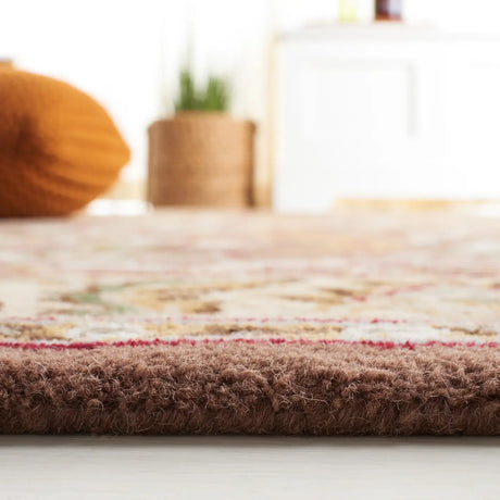 Safavieh Heritage 4'-0" x 6'-0" Rug in Brown / Ivory