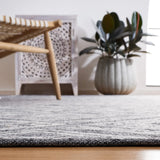 Safavieh Kilim 4'-0" x 6'-0" Rug in Grey / Ivory