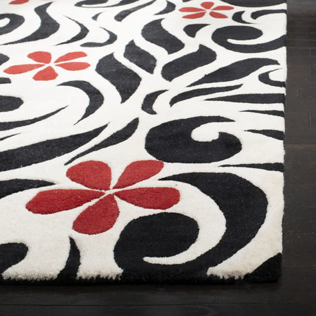 Safavieh Soho 5'-0" x 8'-0" Rug in Ivory / Black